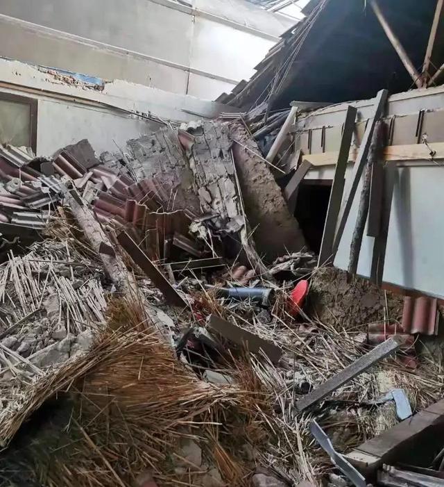 揪心！豆腐渣工程坍塌致3歲孩童身亡，引人深思